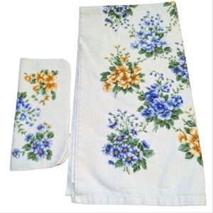 Vintage Liz Claiborne Floral Blue and Yellow Towel Set Bath Sheet Face Cloth